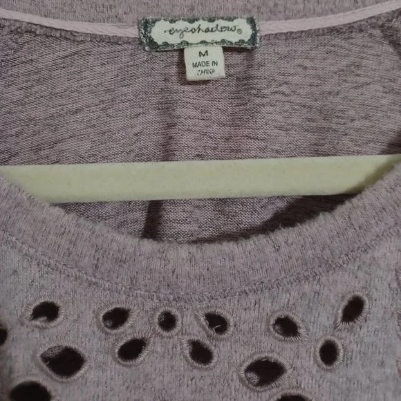 Women's medium cold shoulder sweater purple mauve floral stitching design soft - Picture 3 of 4